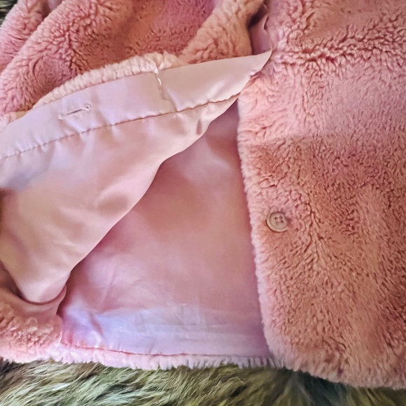 Adorable little pink faux fur vest Size 5 Saks - Picture 4 of 5